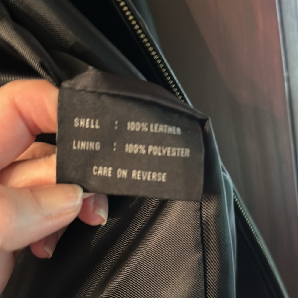 Leather jacket - Picture 3 of 4